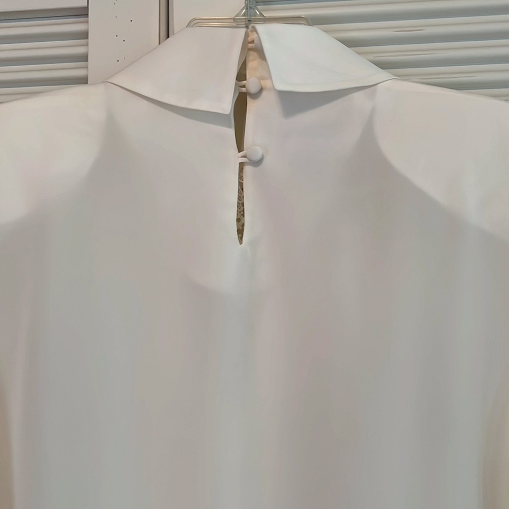 Lace Inset Ivory Blouse - Picture 4 of 9